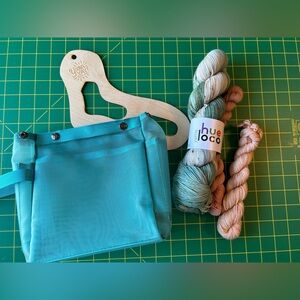 YARN DESTASH / Hue Loco Sock Set